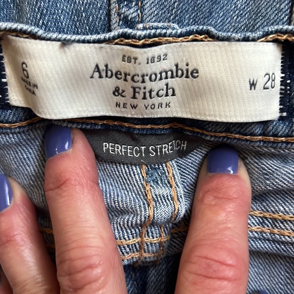 Abercrombie & Fitch Perfect Stretch Destructed Straight Low Rise Jeans 6 - Picture 10 of 10